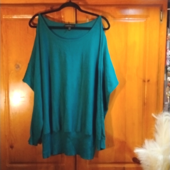 Blouse - Picture 2 of 3